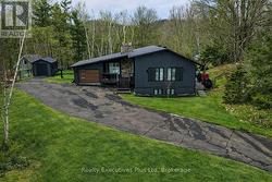 24 BIRCH GROVE DRIVE Oro-Medonte (Horseshoe Valley), ON L4M 4Y8