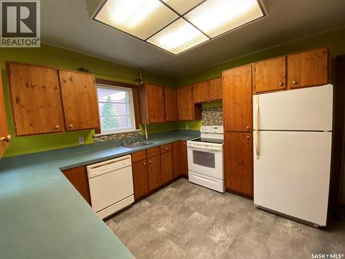 74 Third Avenue N, Yorkton, SK - Indoor Photo Showing Kitchen