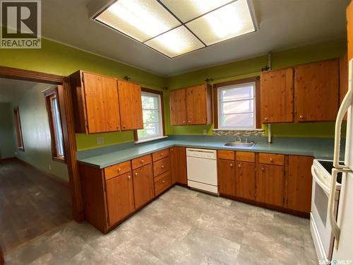 74 Third Avenue N, Yorkton, SK - Indoor Photo Showing Kitchen