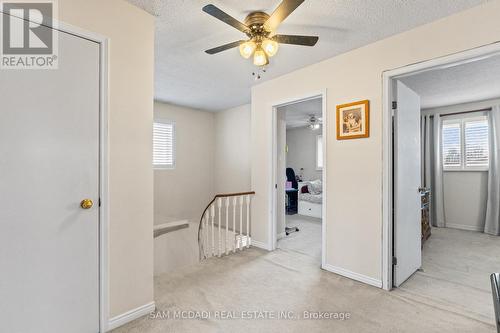 1004 Queensbridge Drive, Mississauga, ON - Indoor Photo Showing Other Room