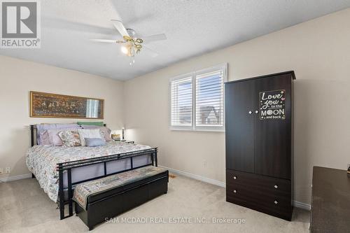 1004 Queensbridge Drive, Mississauga, ON - Indoor Photo Showing Bedroom