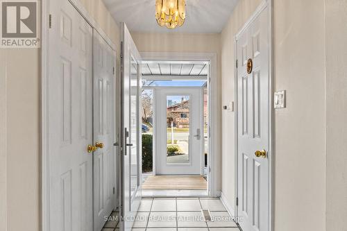 1004 Queensbridge Drive, Mississauga, ON - Indoor Photo Showing Other Room