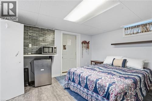 77 Arcade Crescent, Hamilton, ON - Indoor Photo Showing Bedroom