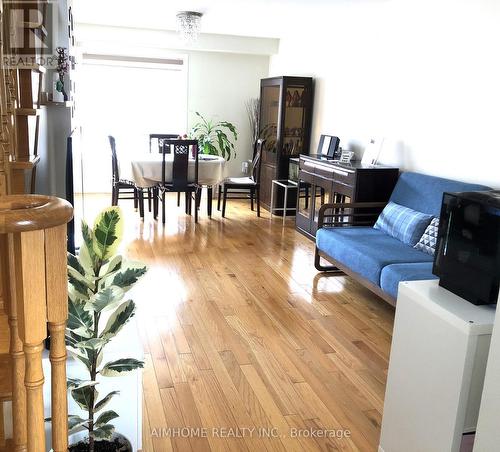 4889 James Austin Drive, Mississauga, ON - Indoor