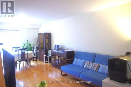 4889 James Austin Drive, Mississauga, ON - Indoor