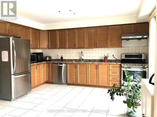 4889 James Austin Drive, Mississauga, ON - Indoor Photo Showing Kitchen