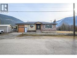 331 Sibbald Street Revelstoke, BC V0E 2S0