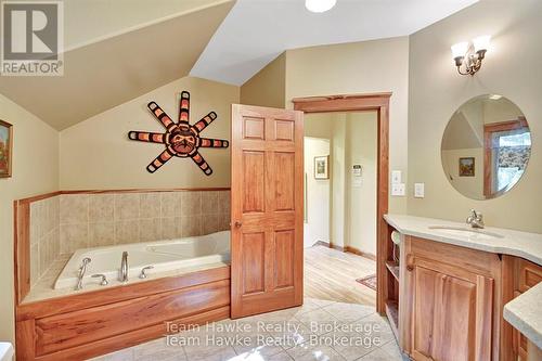 968 Sumac Lane, Midland, ON - Indoor Photo Showing Bathroom