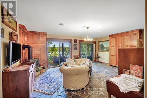 968 Sumac Lane, Midland, ON - Indoor Photo Showing Living Room