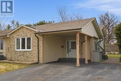 2333 MELISSA CRESCENT  Burlington, ON L7P 3T5