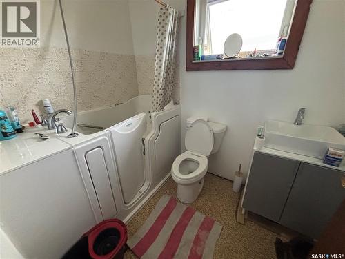 202 Dixon Avenue, Kinistino, SK - Indoor
