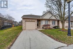 27 - 303 CENTRAL AVENUE Grimsby (Grimsby East), ON L3M 5L7