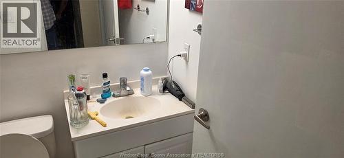 150 Park Unit# 908, Windsor, ON - Indoor Photo Showing Bathroom