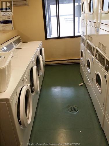 150 Park Unit# 908, Windsor, ON - Indoor Photo Showing Laundry Room