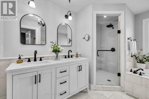 547 Denbury Avenue, Ottawa, ON - Indoor Photo Showing Bathroom