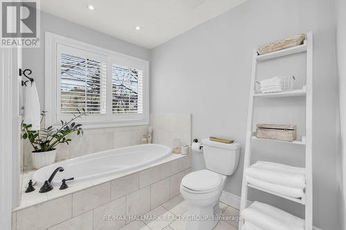 547 Denbury Avenue, Ottawa, ON - Indoor Photo Showing Bathroom