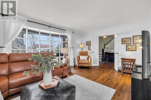 547 Denbury Avenue, Ottawa, ON - Indoor Photo Showing Living Room