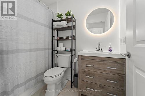 902 - 7730 Kipling Avenue, Vaughan, ON - Indoor Photo Showing Bathroom