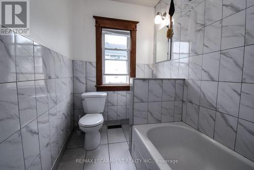 264 Hellems Avenue, Welland, ON - Indoor Photo Showing Bathroom