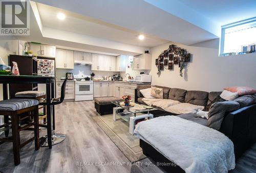 264 Hellems Avenue, Welland, ON - Indoor Photo Showing Living Room