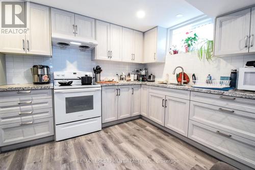 264 Hellems Avenue, Welland, ON - Indoor Photo Showing Kitchen