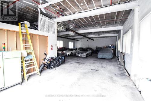 264 Hellems Avenue, Welland, ON - Indoor Photo Showing Garage