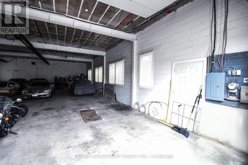 264 Hellems Avenue, Welland, ON - Indoor Photo Showing Garage
