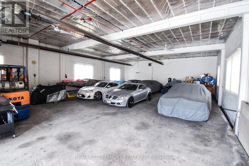 264 Hellems Avenue, Welland, ON - Indoor Photo Showing Garage