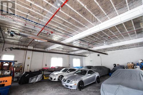 264 Hellems Avenue, Welland, ON - Indoor Photo Showing Garage