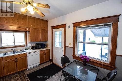 264 Hellems Avenue, Welland, ON - Indoor Photo Showing Kitchen With Double Sink