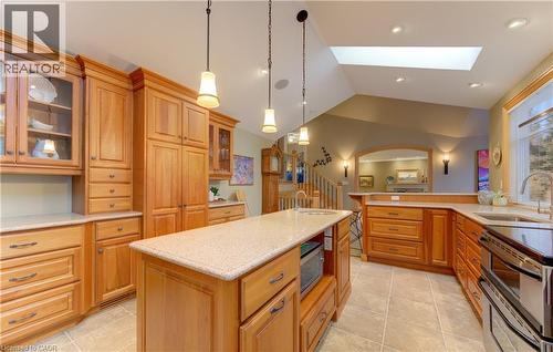 140 Aberdeen Road, Kitchener, ON - Indoor Photo Showing Kitchen