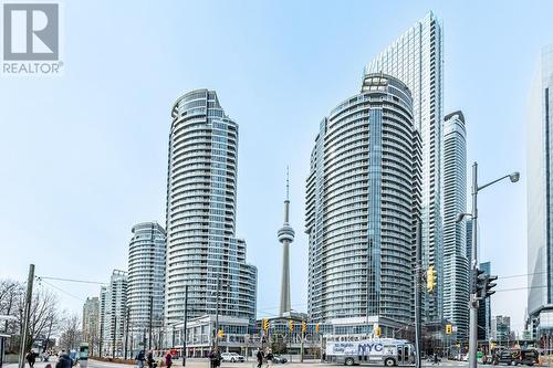 511 - 208 QUEENS QUAY W  Toronto, ON M5J 2Y5