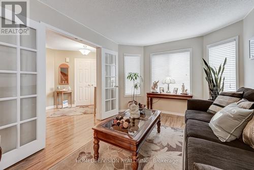 55 Etherington Crescent, Barrie, ON - Indoor Photo Showing Living Room