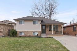 3735 BLISS  Windsor, ON N8W 3C3