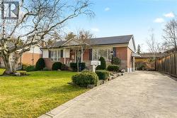 252 HAMMERSMITH Court  Burlington, ON L7L 4N7