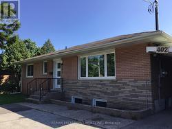 402 THIRD LINE Oakville, ON L6L 4A5