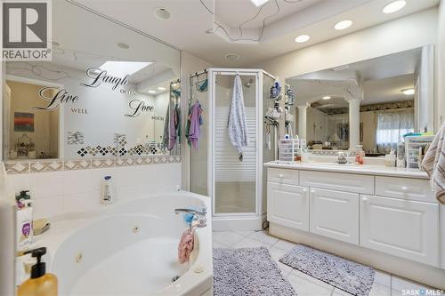 707 Bayview Close, Saskatoon, SK - Indoor Photo Showing Bathroom