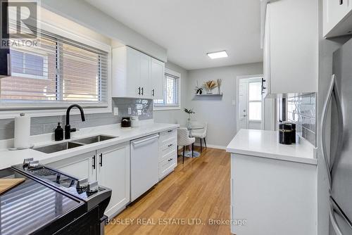801 Eaglemount Crescent, Mississauga, ON - Indoor Photo Showing Kitchen With Double Sink