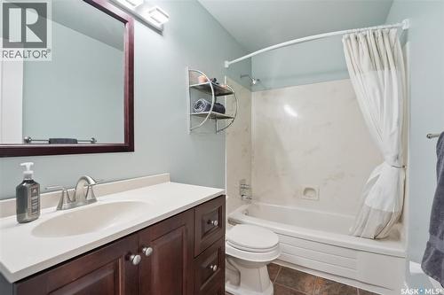 14 455 Pinehouse Drive, Saskatoon, SK - Indoor Photo Showing Bathroom