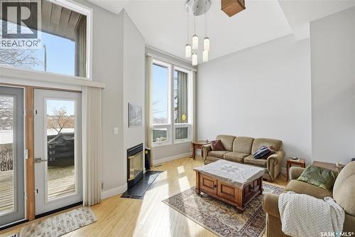 14 455 Pinehouse Drive, Saskatoon, SK - Indoor Photo Showing Living Room