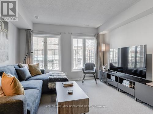 1521 Danforth Avenue, Toronto, ON - Indoor Photo Showing Living Room