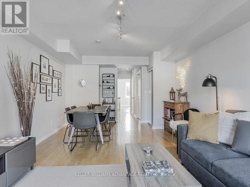 1521 Danforth Avenue, Toronto, ON - Indoor Photo Showing Living Room