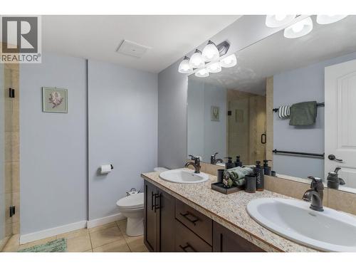 10529 Powley Court Unit# 305, Lake Country, BC - Indoor Photo Showing Bathroom