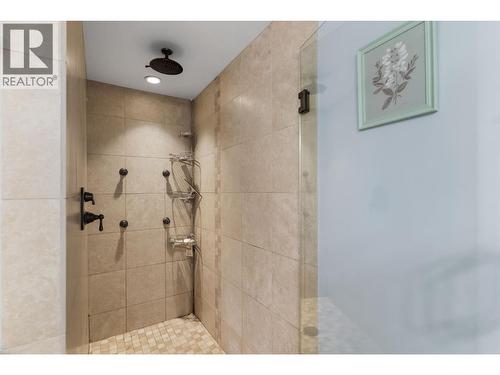10529 Powley Court Unit# 305, Lake Country, BC - Indoor Photo Showing Bathroom