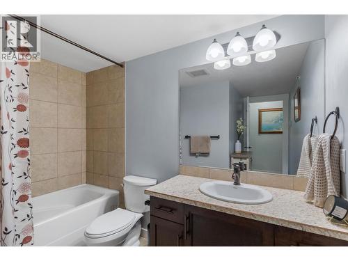 10529 Powley Court Unit# 305, Lake Country, BC - Indoor Photo Showing Bathroom