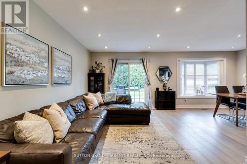 1624 Lewes Way, Mississauga, ON - Indoor Photo Showing Living Room