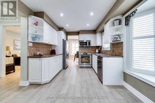 1624 Lewes Way, Mississauga, ON - Indoor Photo Showing Kitchen