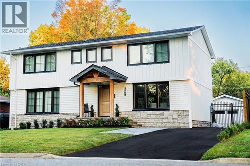 5502 EATON Avenue  Burlington, ON L7L 3S8