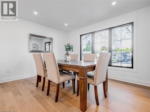 5502 Eaton Avenue, Burlington, ON - Indoor Photo Showing Dining Room