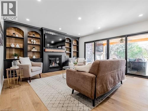 5502 Eaton Avenue, Burlington, ON - Indoor Photo Showing Living Room With Fireplace